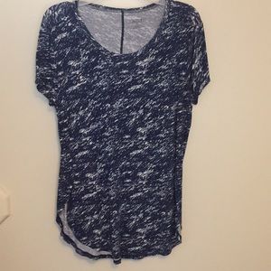 a.n.a. Blue & white marbled rayon top xs